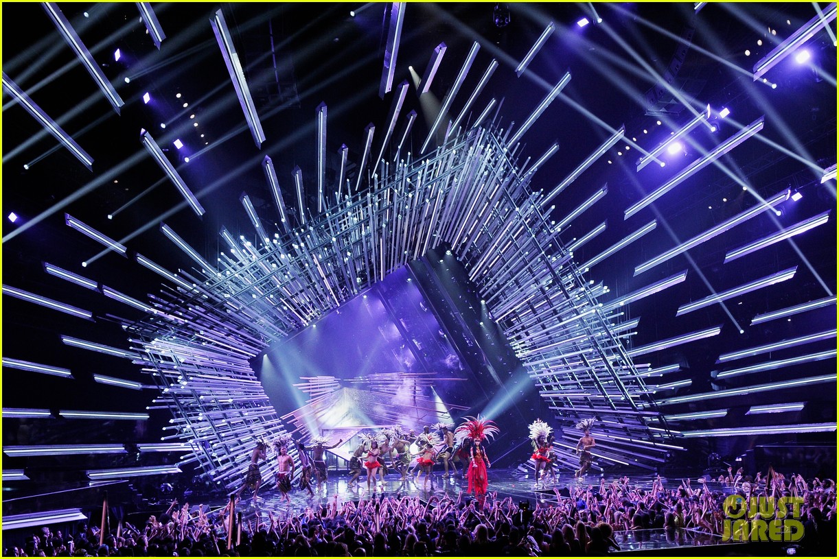 большая концертная сцена. сцена концерт. масштабные сцены. сценография концерта. идеи для концерта.