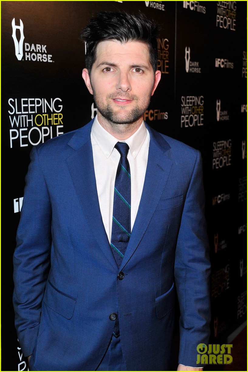 Alison Brie & Jason Sudeikis Bring 'Sleeping With Other People' to