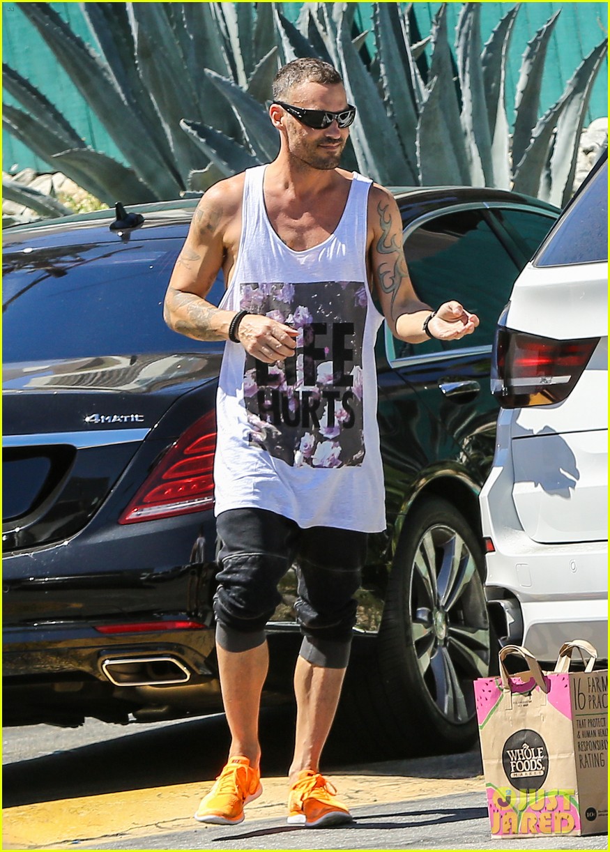 Brian Austin Green Wears 'Life Hurts' Tank After Megan Fox Split Photo