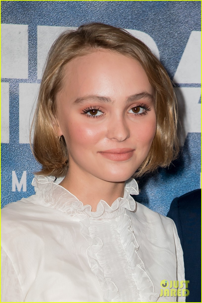 Lily-Rose Depp Is Super Chic In Her Casual Premiere Look: Photo 3473935