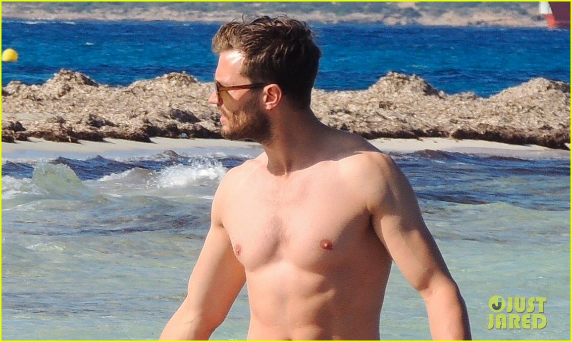 Jamie Dornan Shows Off His Hot Shirtless Body in Ibiza! jamie dornan shirtl...