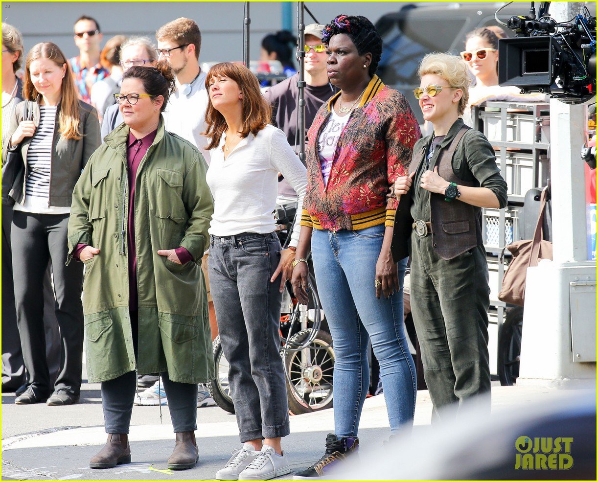 ‘Ghostbusters’ Cast Films with Original Star Ernie Hudson: Photo