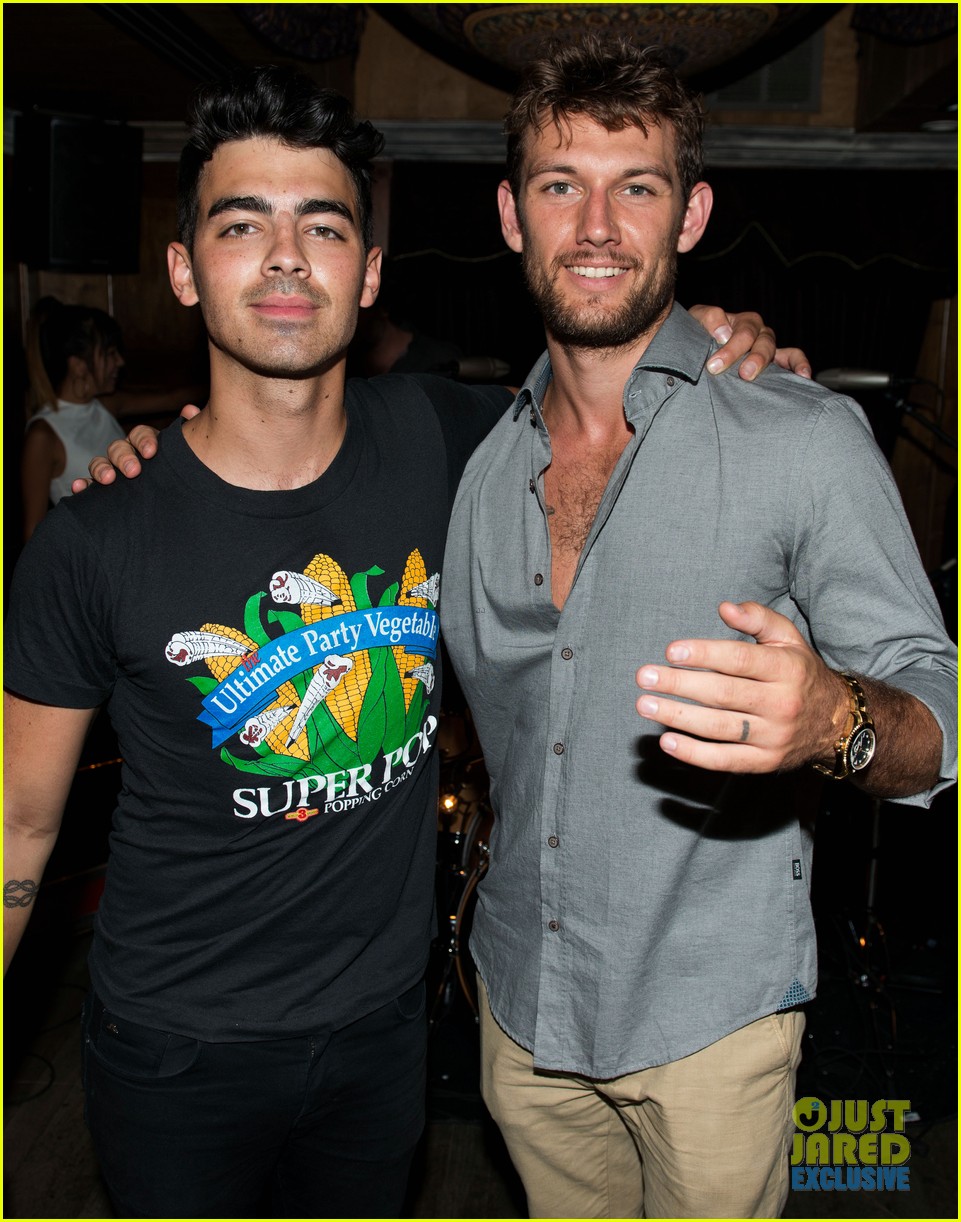 Joe Jonas' Band DNCE Perform Two More New Songs! (Video) Photo 3463671