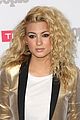 tori kelly kelsea ballerini singers people watch party 12