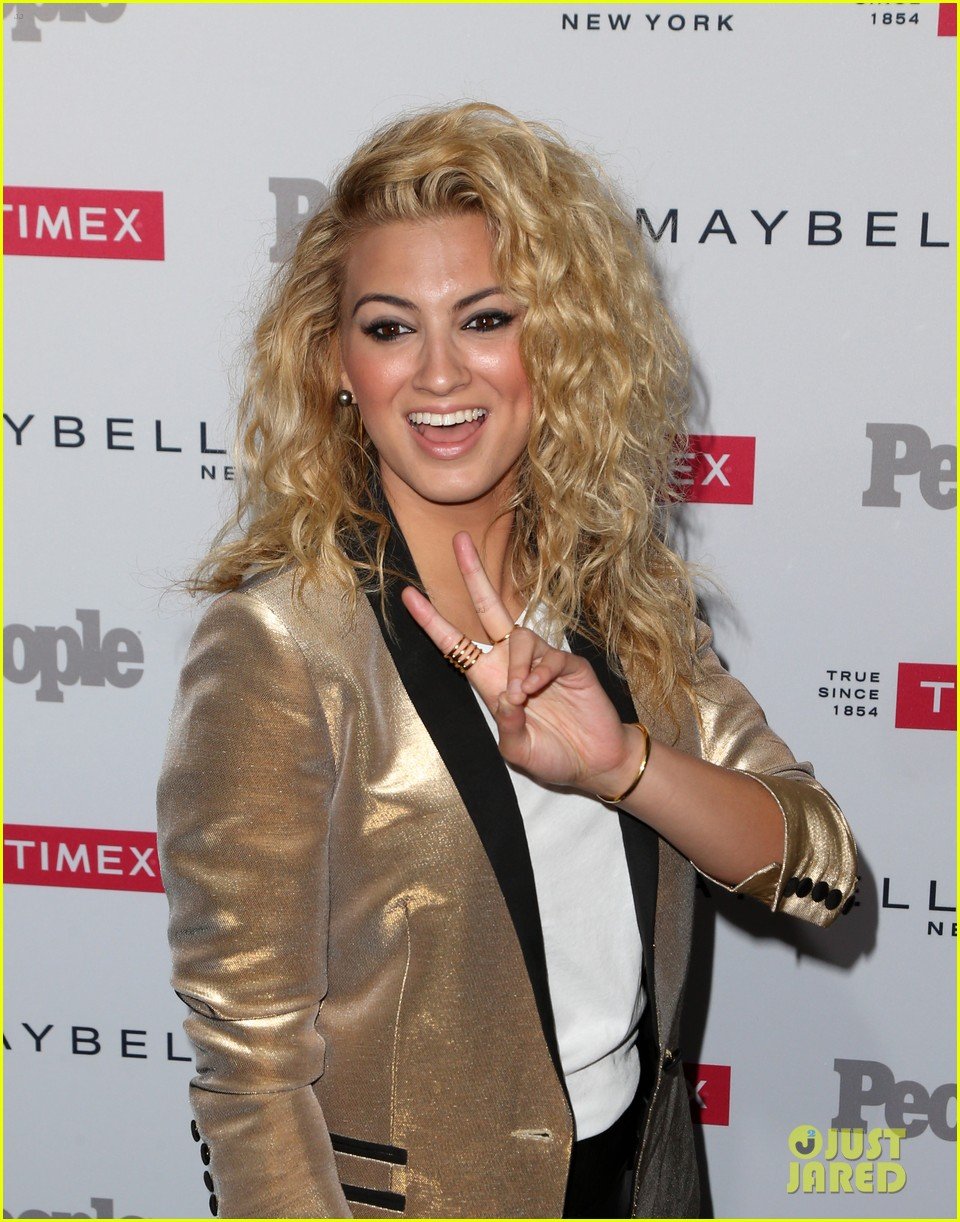 Tori Kelly & Kelsea Ballerini Reunite At People's Ones To Watch Party