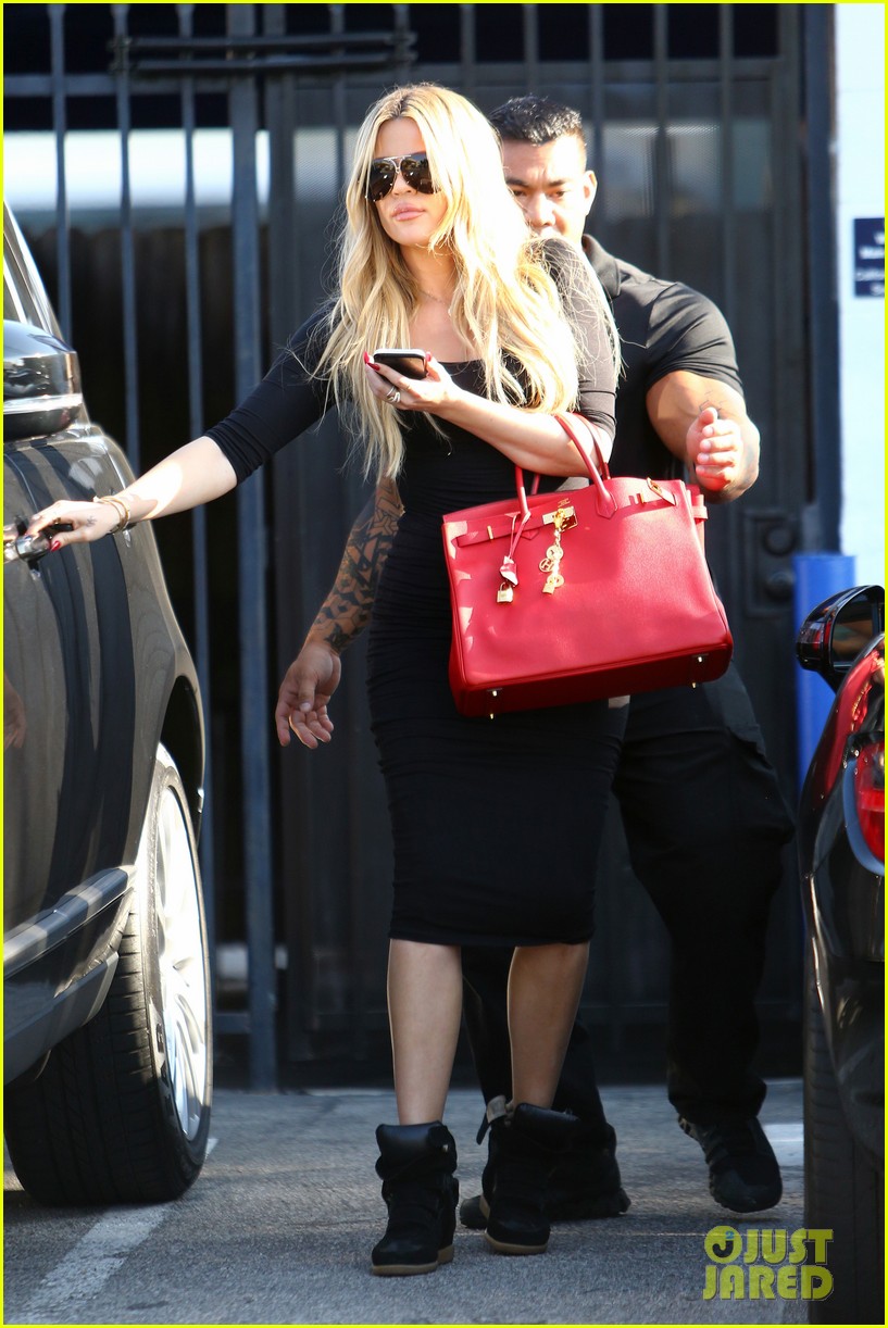 Khloe Kardashian Gets Her Tramp Stamp Removed Photo 3452920 Khloe