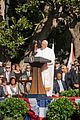 president obama welcomes pope francis to the white house 04