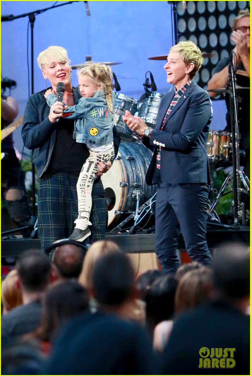 Pink Brings Daughter Willow On Stage at 'Ellen Show'! Photo 3455403