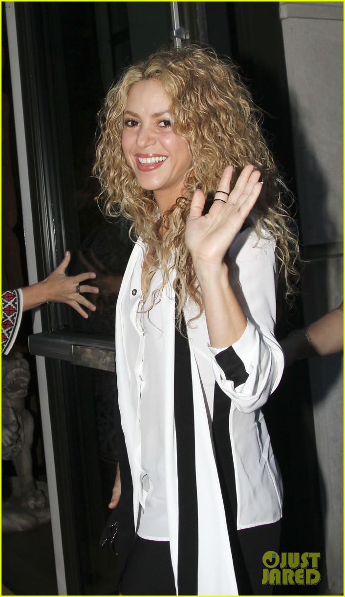 shakira promotes early childhood development with fisher price in nyc 043470666