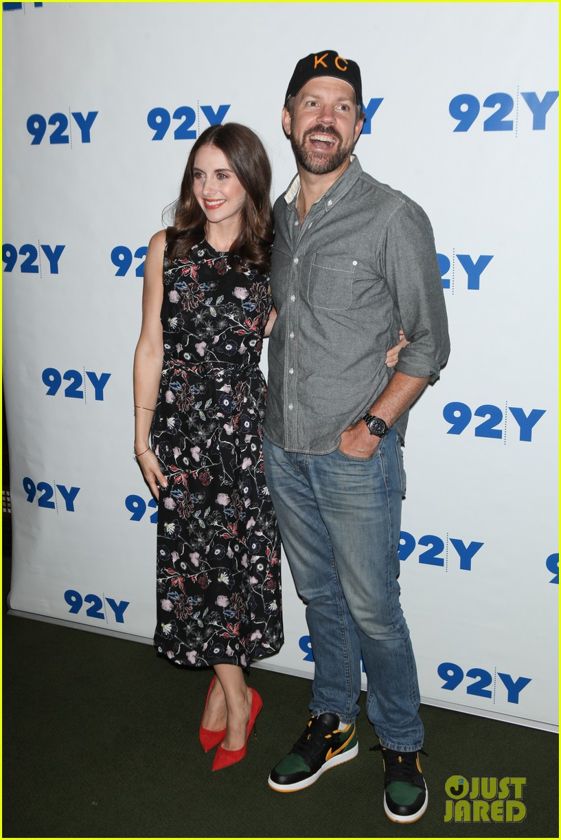 Jason Sudeikis Plays Round of Drinko with Jimmy Fallon Watch Here