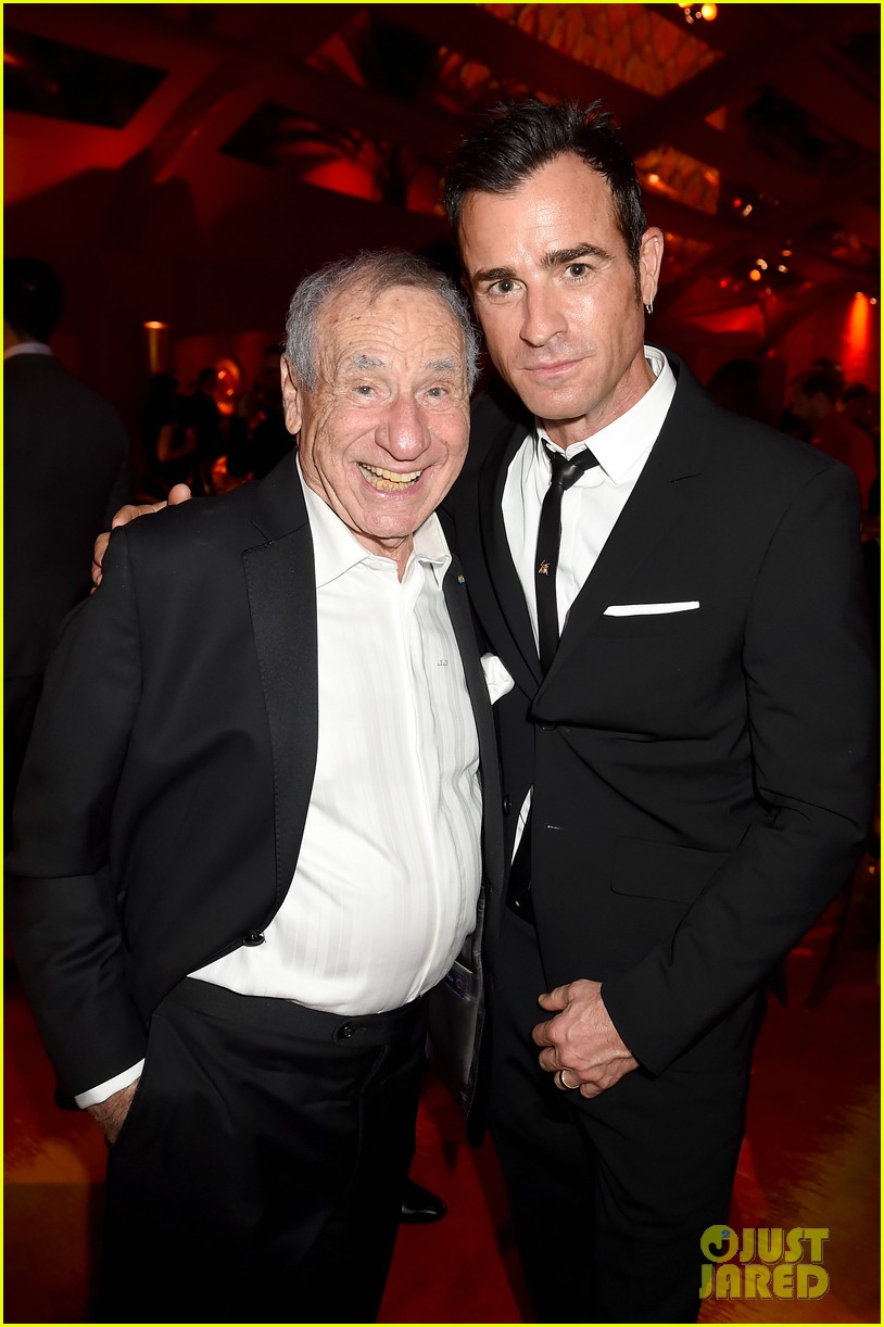 Photo: justin theroux pedro pascal suit up for hbos emmy after party 02