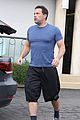 ben afflecks muscles are pumped up during grocery run with jennifer garner 15