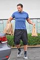 ben afflecks muscles are pumped up during grocery run with jennifer garner 22