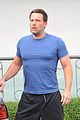 ben afflecks muscles are pumped up during grocery run with jennifer garner 23