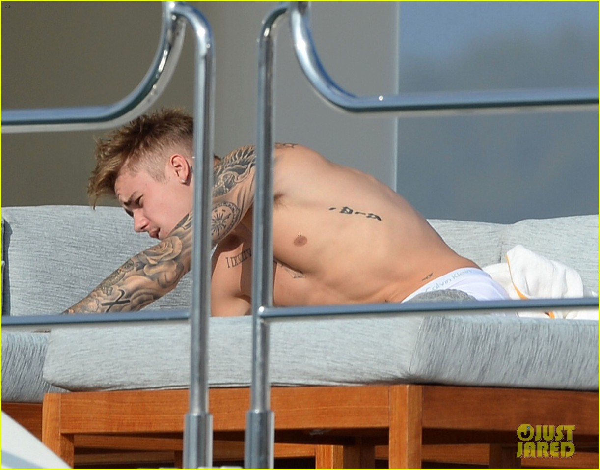 Justin Bieber Shirtless Hospital