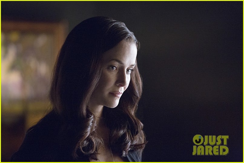 Photo enzo choose sides lily vampire diaries interview 03 Photo