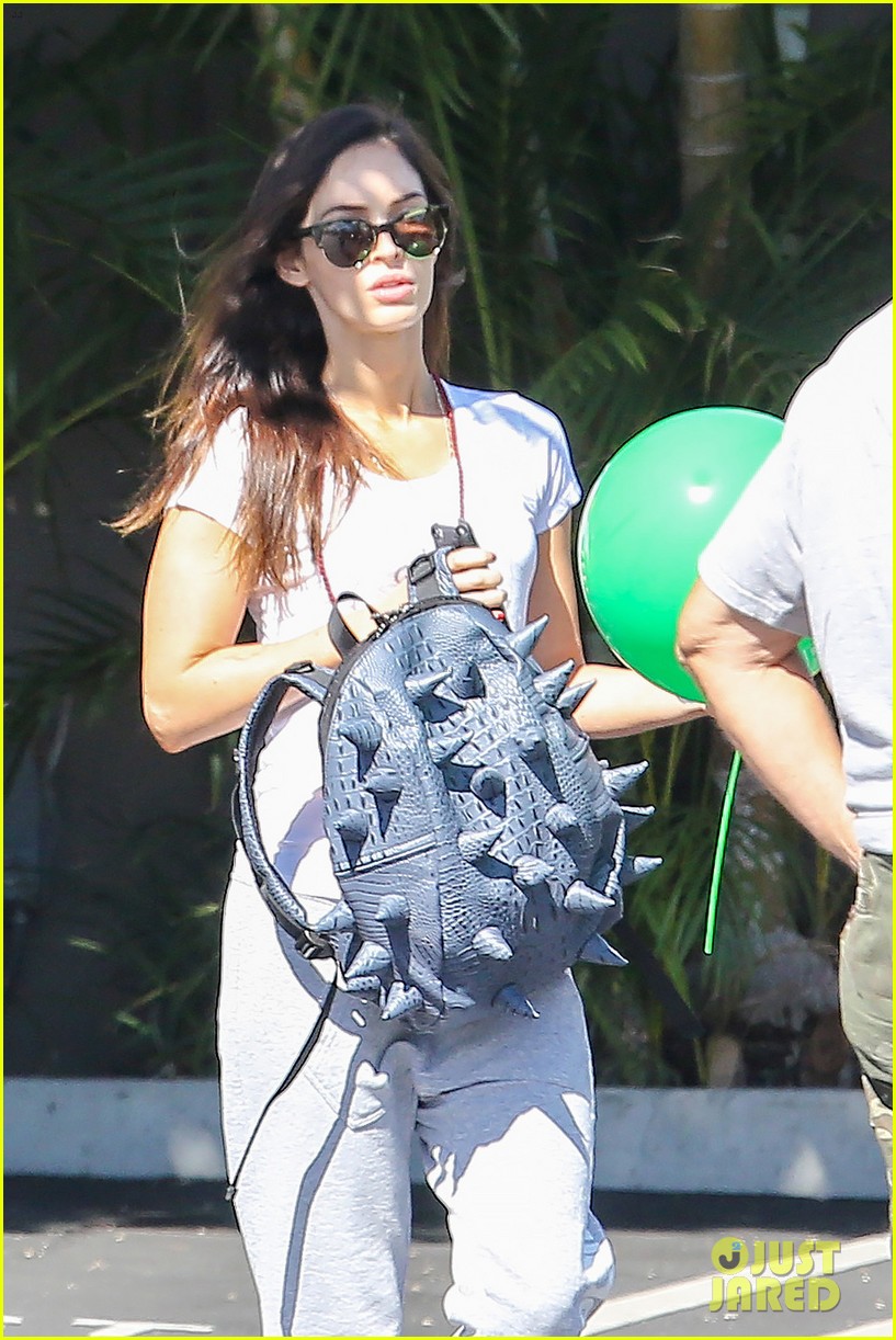 Megan Fox & Brian Austin Green Step Out Amid Divorce Filing Photo(01)