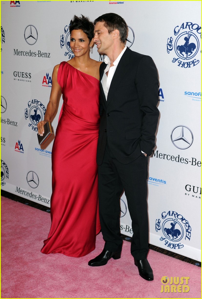 Halle Berry & Olivier Martinez Release Joint Statement Confirming