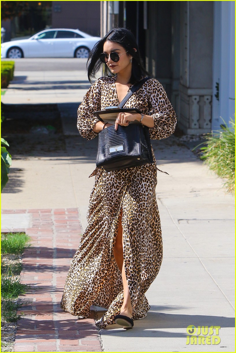 Mario Lopez Joins Vanessa Hudgens In 'Grease Live' As Vince Fontaine