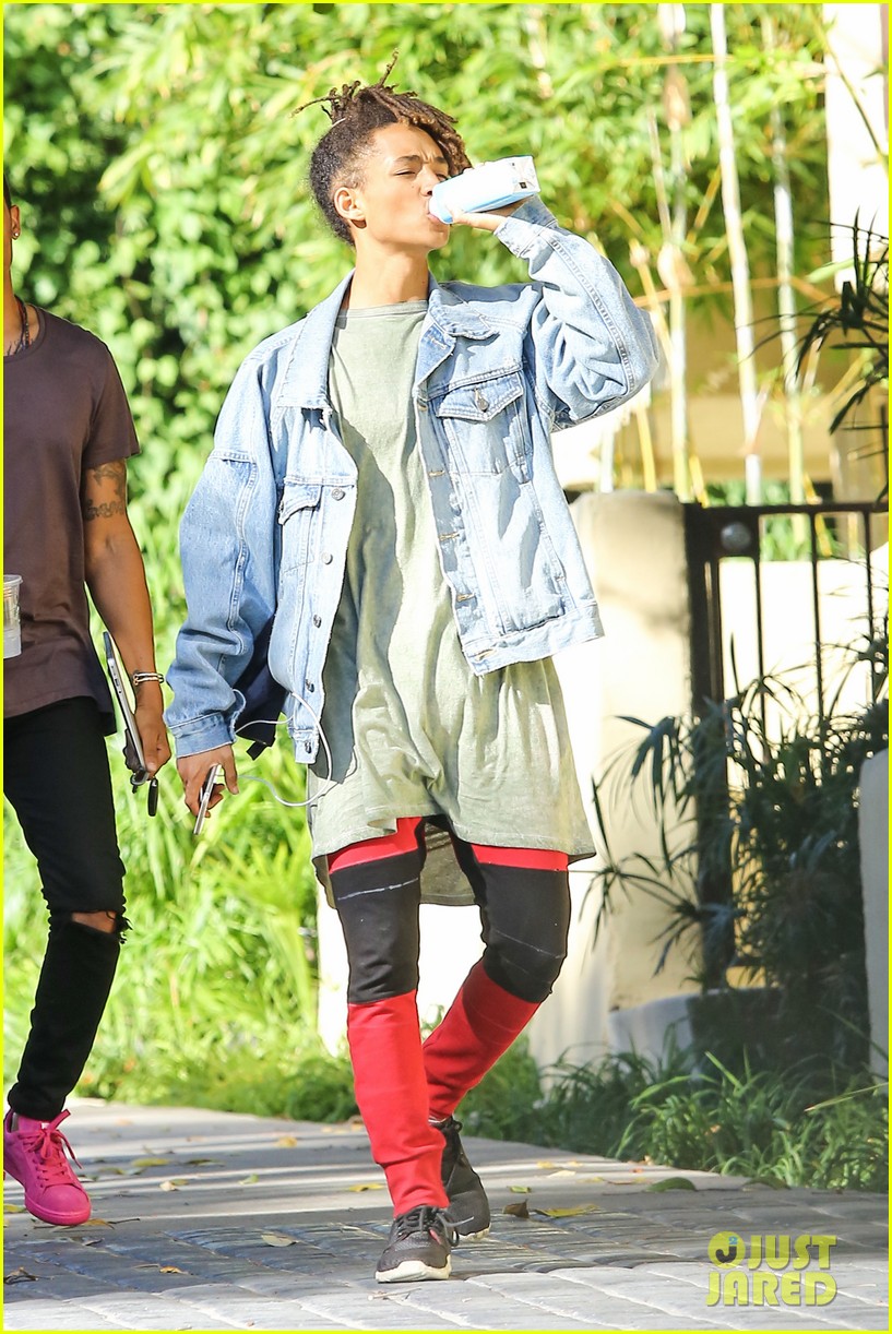 Jaden Smith Downs Boxed Water While Out with Friends Photo 3480552 Jaden Smith Photos Just