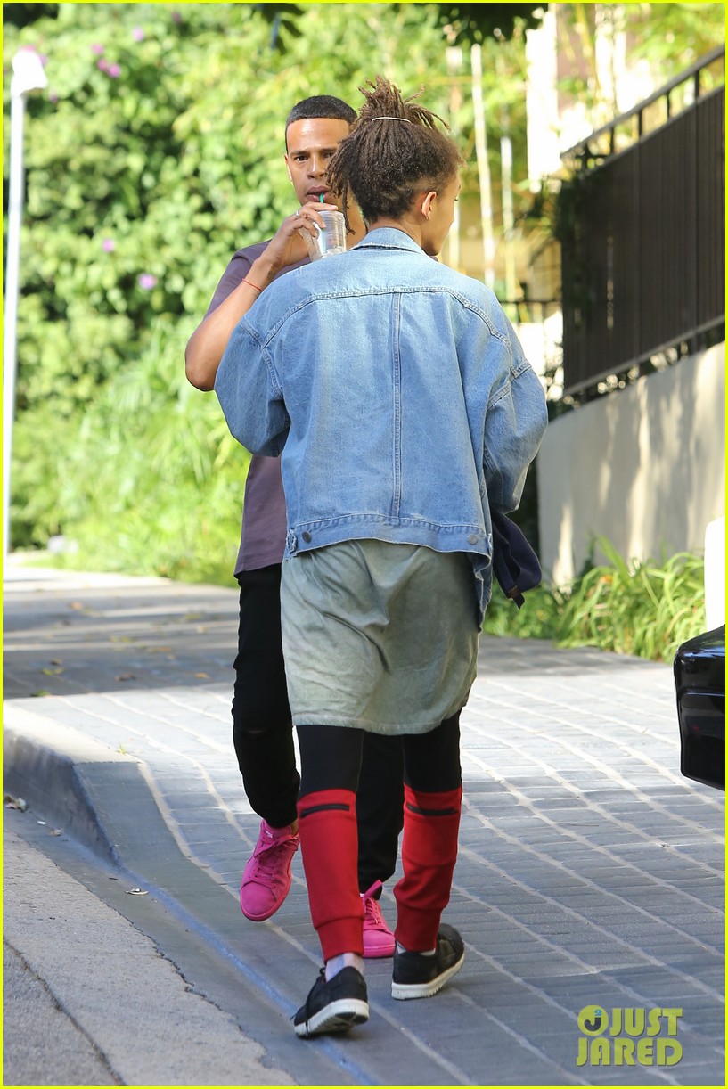 Photo jaden smith chuggs water from box 05 Photo 3480555 Just Jared