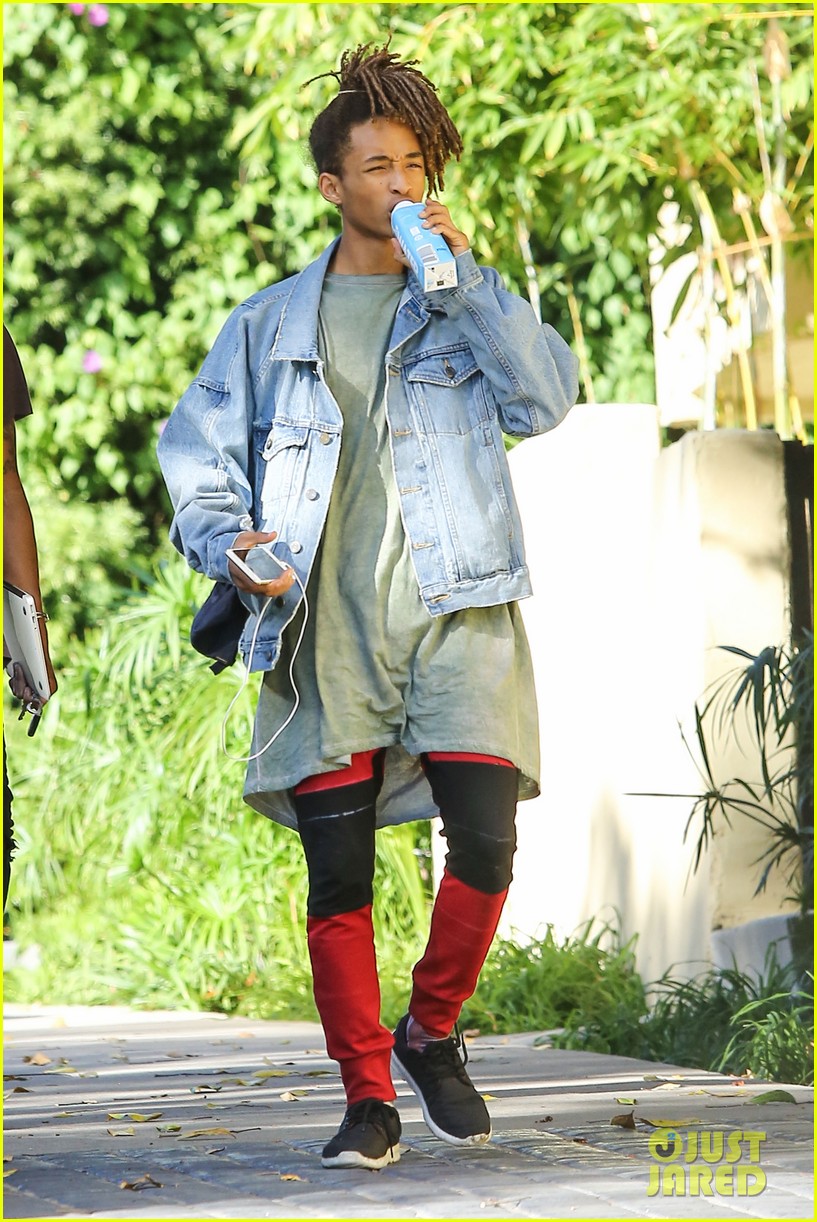 Jaden Smith Downs Boxed Water While Out with Friends Photo 3480561 Jaden Smith Photos Just