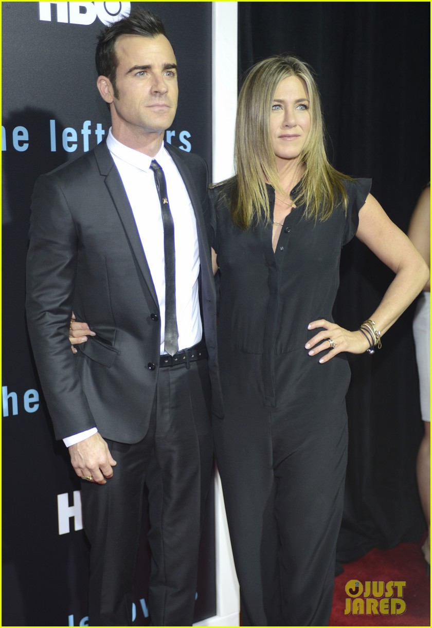 Jennifer Aniston & Justin Theroux Make Their Red Carpet Debut as a