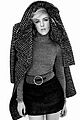 jena malone flaunt feature stand mockingjay samsung 08