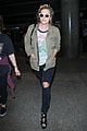 kesha steps out before making jane the virgin debut 08