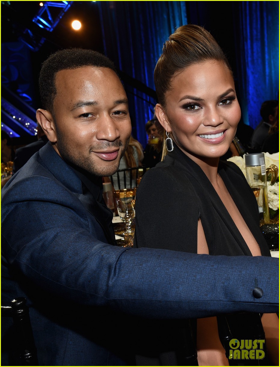 Chrissy Teigen Is Pregnant, Expecting Baby with John Legend! Photo