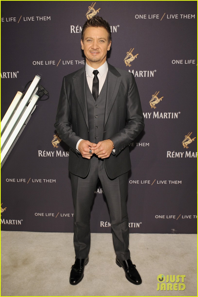 Jeremy Renner On Fighting Wage Inequality In Hollywood 'That's Not My