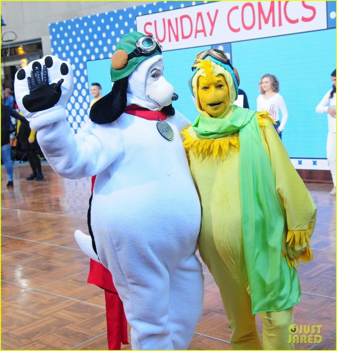 Photo today show hosts wear spot on peanuts costumes for halloween 39