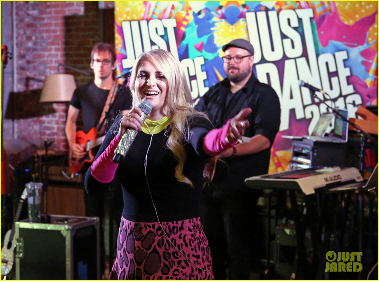 Meghan Trainor Plays Just Dance 2016 During Pop Up Concert Event Photo