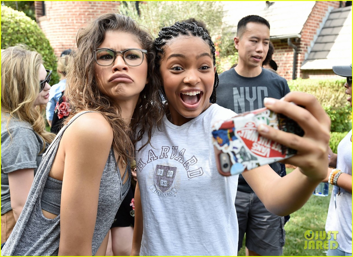 Zendaya Meets Inner City Kids at Just Jared Jr. Fall Fun Day