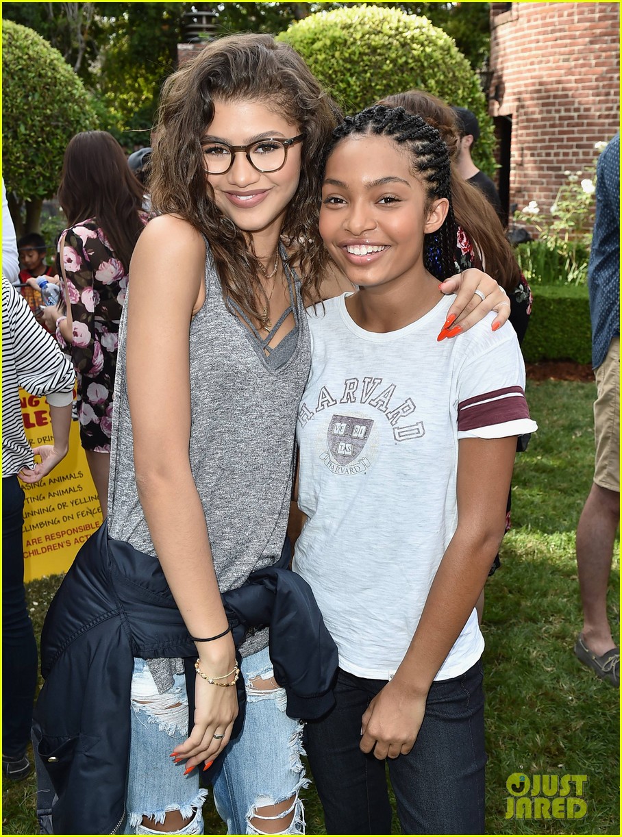 Zendaya Meets Inner City Kids at Just Jared Jr. Fall Fun Day