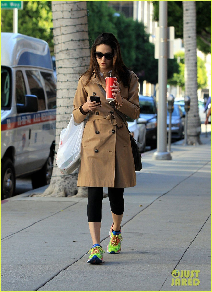 Emmy Rossum Says She Has a String Cheese Addiction Photo 3506430