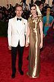 anne hathaway pregnant expecting first child with adam shulman 04