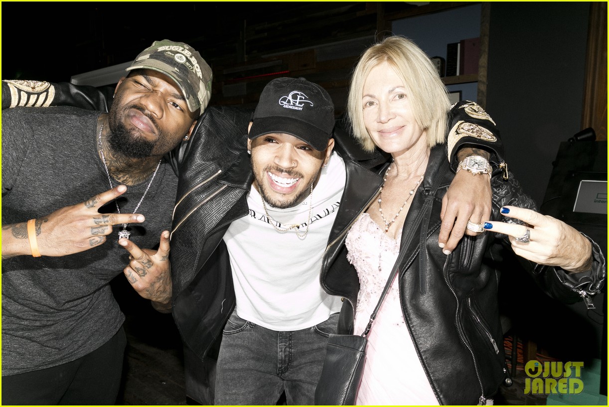 Photo: jaime king sarah hyland hm balmain 06 | Photo 3500597 | Just Jared