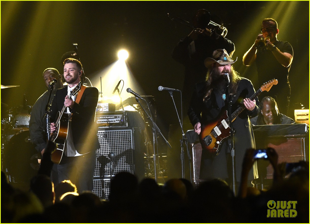 Justin Timberlake Performs 'Tennessee Whiskey' & 'Drink You Away' With