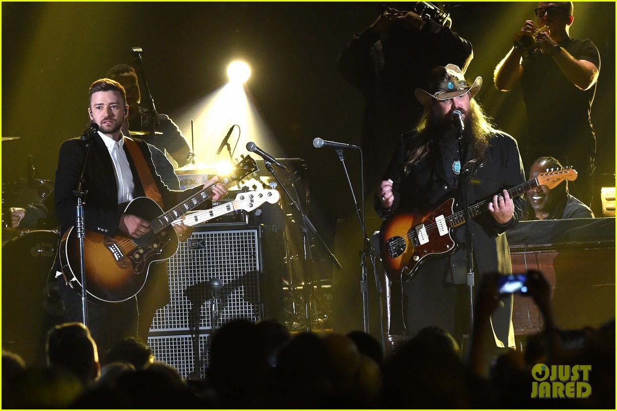 Justin Timberlake Performs 'Tennessee Whiskey' & 'Drink You Away' With