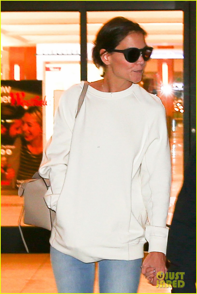 Katie Holmes Steps Out After Leah Remini's Scientology Revelations: Photo 3499872 | Katie Holmes