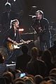 keith urban john mellencamp 2015 cma awards 10