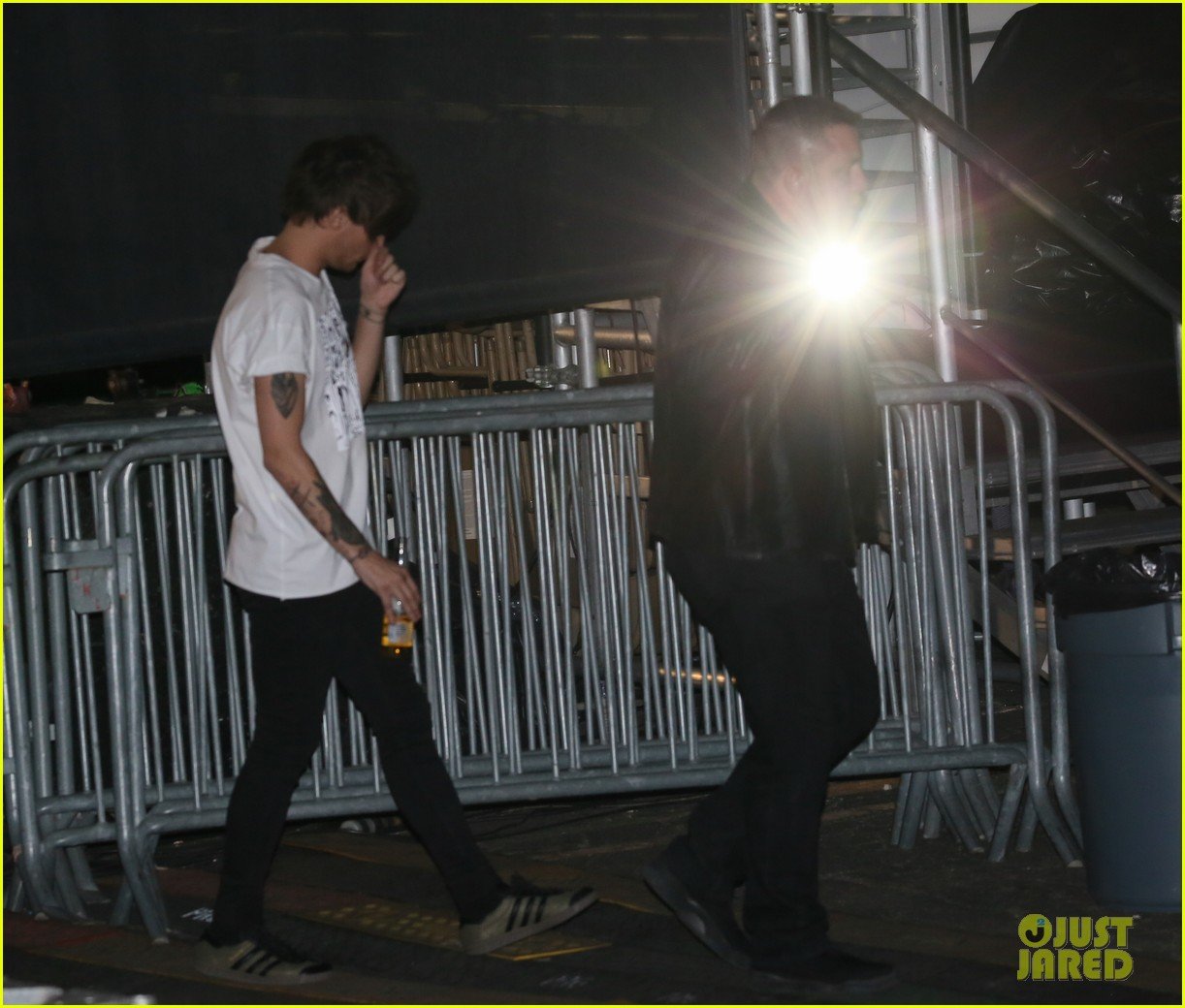 One Direction Prank Calls Amoeba Music on KIIS FM! Photo 3512210