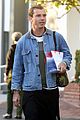 gavin rossdale steps out holiday shopping 04