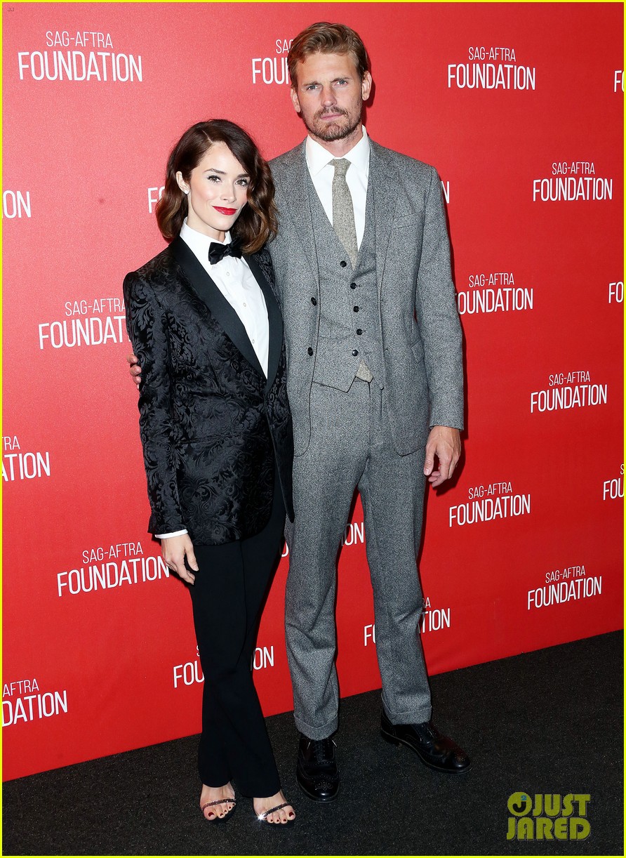 Abigail Spencer & Cheyenne Jackson Make It a Date Night at SAG