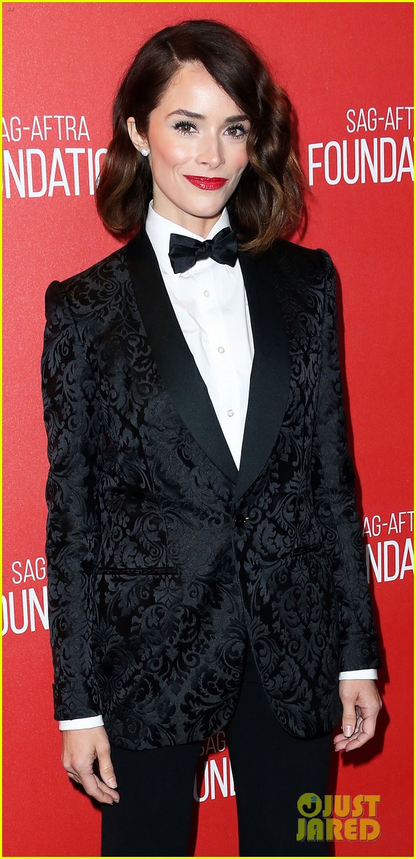 Photo abigail spencer cheyenne jackson sag foundation gala 25 Photo