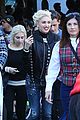 gwen stefani blake shelton thanksgiving apart 06
