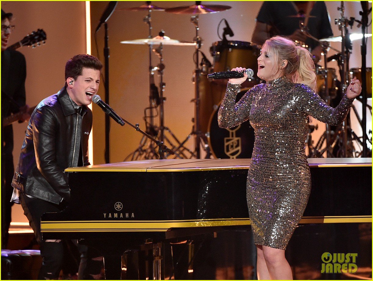 Meghan Trainor & Charlie Puth Make Out at AMAs 2015 (Video) Photo(02)