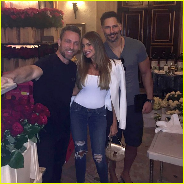 Sofia Vergara & Joe Manganiello Kick Off Wedding Weekend! Photo(01)