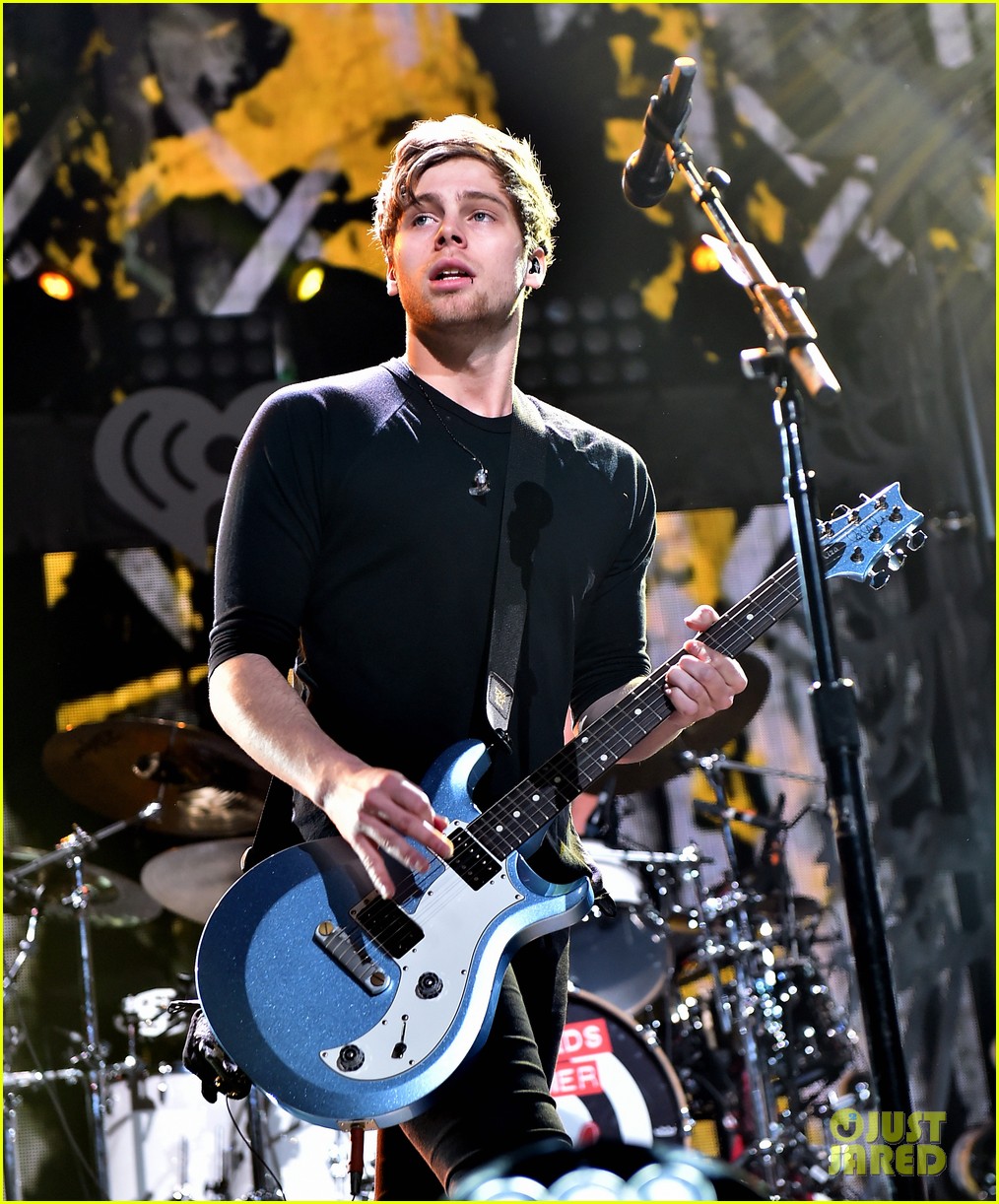 One Direction & 5 Seconds Of Summer Hit Up Jingle Ball Dallas 2015